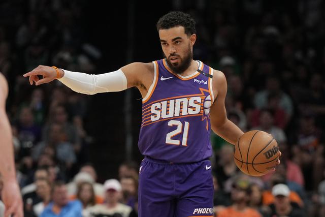 迷们很兴奋 迷们很兴奋